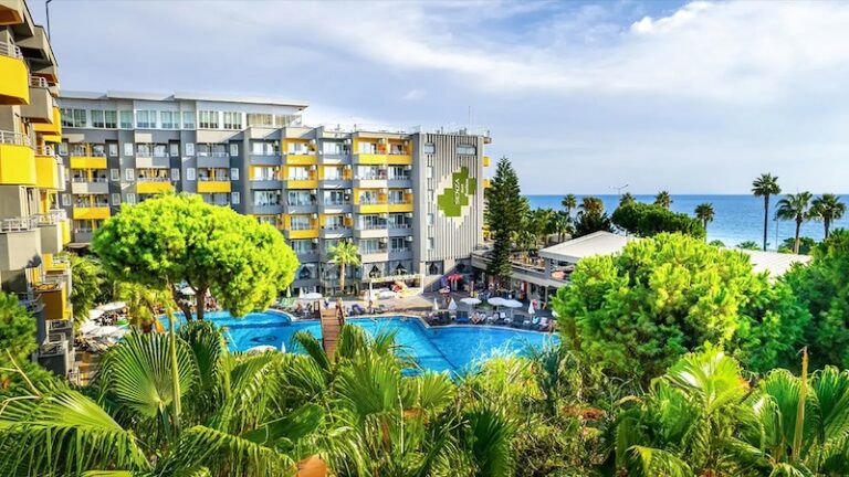 Senza Grand Santana Hotel